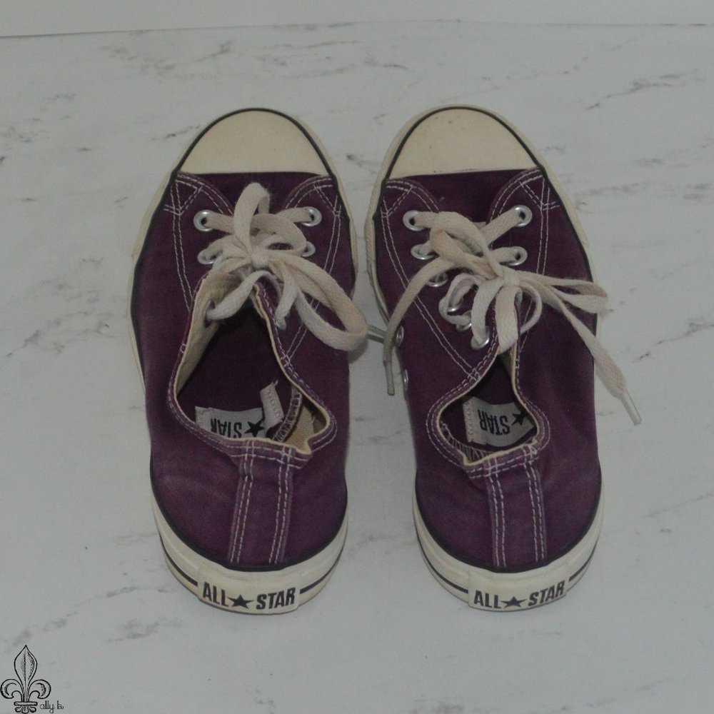 💜Maroon Converse💜 - Picture 3 of 8